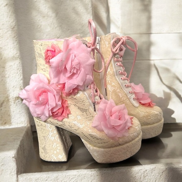 SECRET GARDENS LACE BOOTIES
SUGAR THRILLZ coquette floral goth Fairycore 7 - Picture 2 of 13